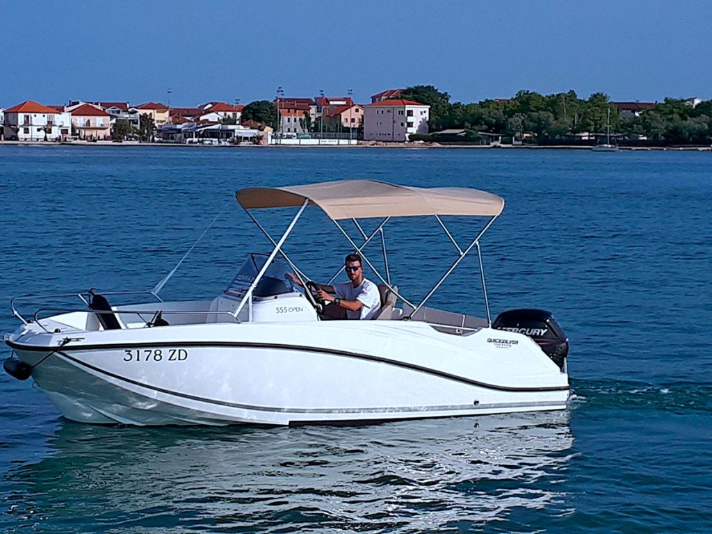 Quicksilver Activ 555 Open